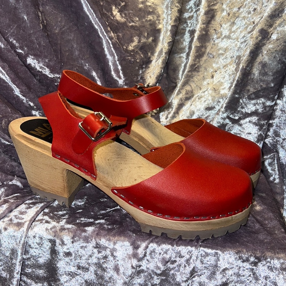 MIA Clogs red never worn